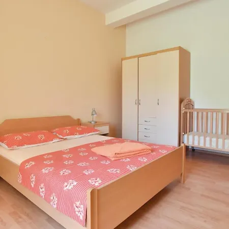 Lovely In With Wifi Holiday home