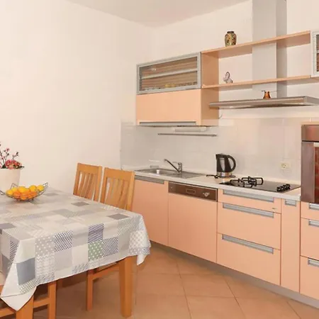 Lovely In With Wifi Holiday home