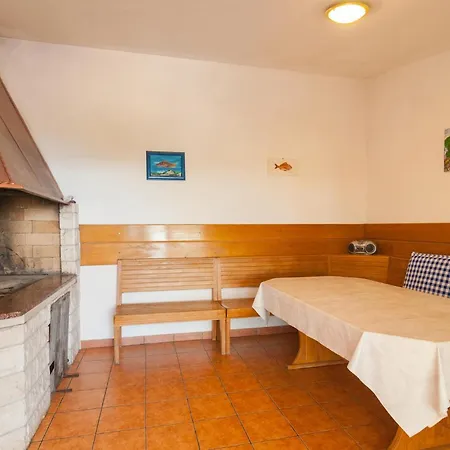 Lovely In With Wifi Holiday home Seget Donji