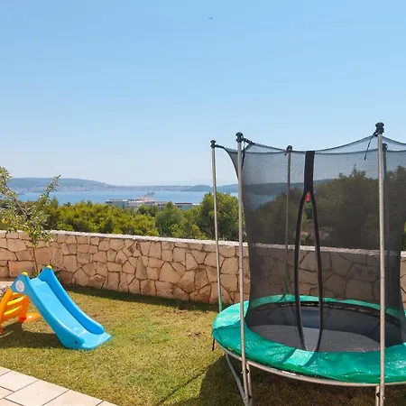 Holiday home Lovely In With Wifi Seget Donji